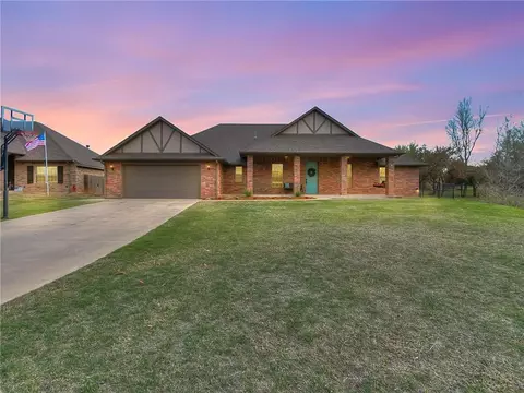 1320 Ashley Cir, Edmond, OK 73025