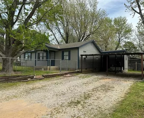 211 Vorhees St, Holdenville, OK 74848