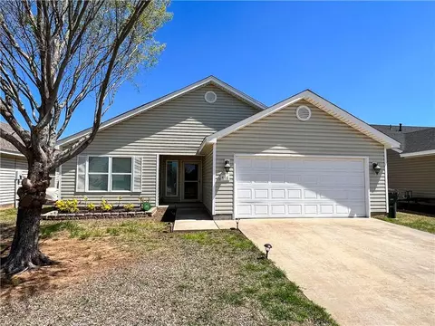 416 Eagle Creek Way, Oklahoma City, OK 73117