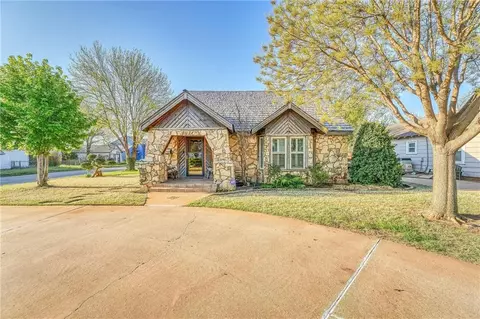 820 E Walnut St, Altus, OK 73521