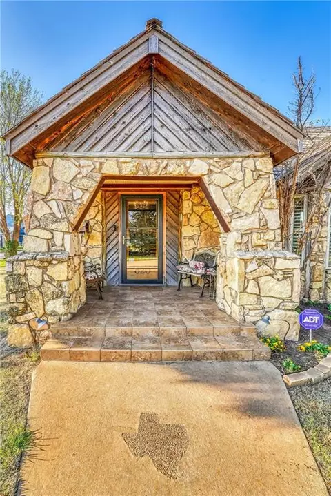 820 E Walnut St, Altus, OK 73521 photo 4