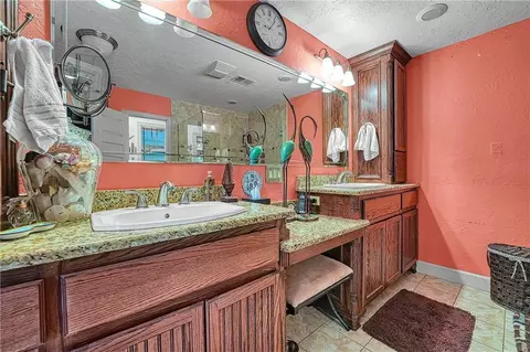 820 E Walnut St, Altus, OK 73521 photo 23