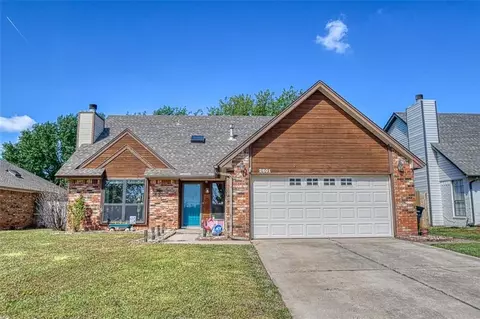 2601 Amber St, Moore, OK 73160