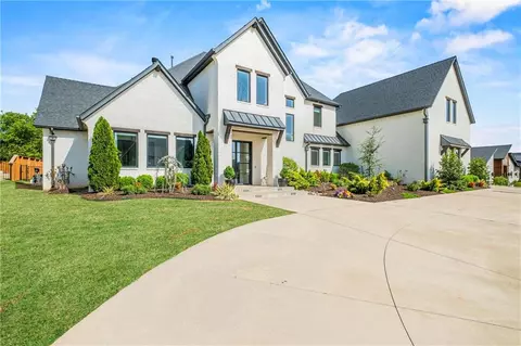 5008 Corner Brook Ln, Edmond, OK 73034