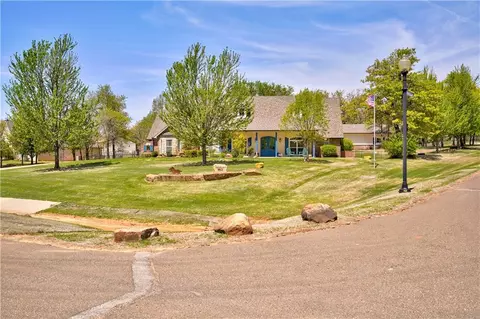 6617 Cherokee Grove Ct, Newalla, OK 74857
