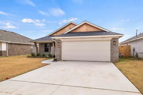 3304 Pagoda Pead Dr, Yukon, OK 73099