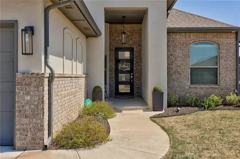 1412 Atalon Dr, Moore, OK 73160