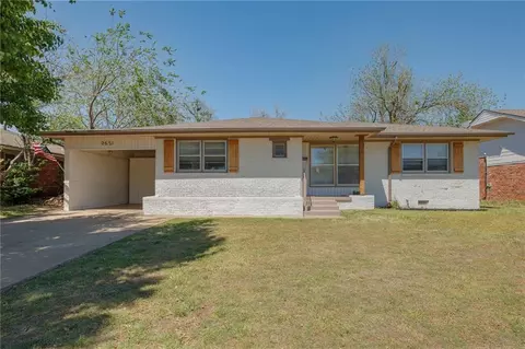 2621 Abbey Rd, The Village, OK 73120