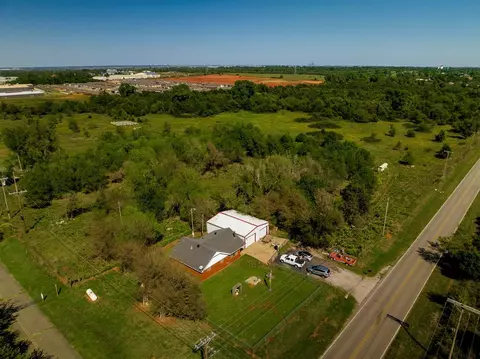 901 E 89 St, Mustang, OK 73064