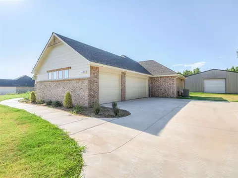 1693 Timber Trails Dr, Tuttle, OK 73089 photo 4