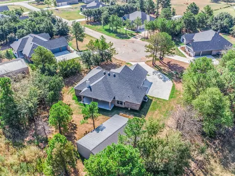 1684 Timber Trails Dr, Tuttle, OK 73089 photo 2