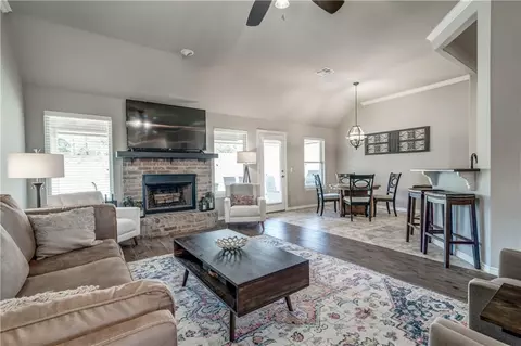 4359 Sandy Pt, Guthrie, OK 73044