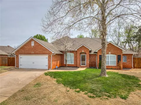 820 Colony Dr, Edmond, OK 73003