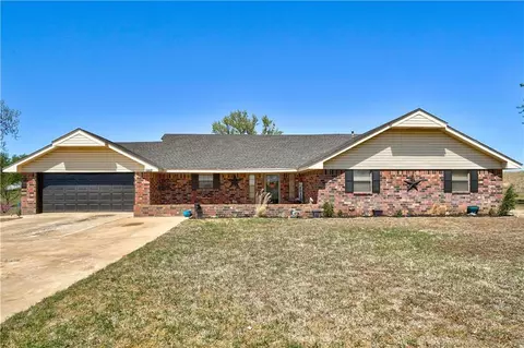 930 W Skyline Dr, Fort Cobb, OK 73038