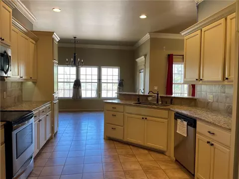 207 Joy Ln, Cushing, OK 74023 photo 4