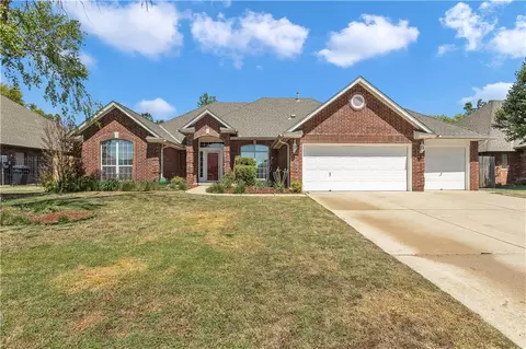 2713 SW 116th St, Moore, OK 73170