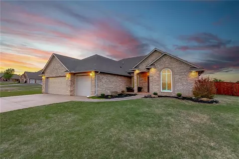 2925 Mallard Cir, Blanchard, OK 73010