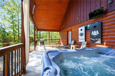 146 Paradise Ln, Broken Bow, OK 74728