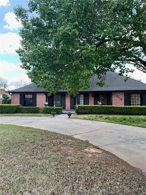 313 E Federal St, Shawnee, OK 74804