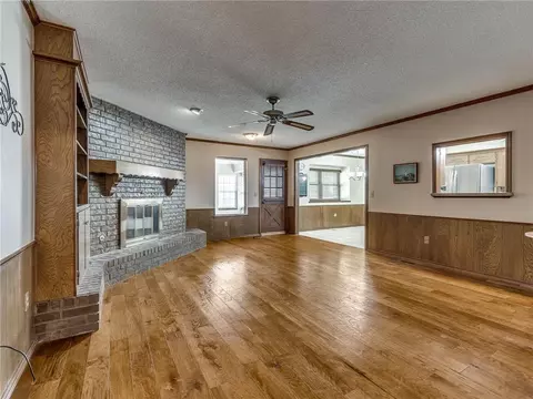 835 E 9th St, Edmond, OK 73034 photo 5