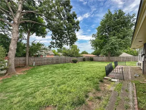 835 E 9th St, Edmond, OK 73034 photo 47