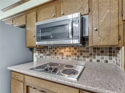 835 E 9th St, Edmond, OK 73034 photo 16