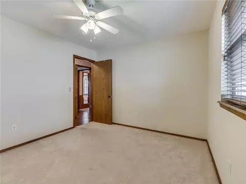 835 E 9th St, Edmond, OK 73034 photo 27
