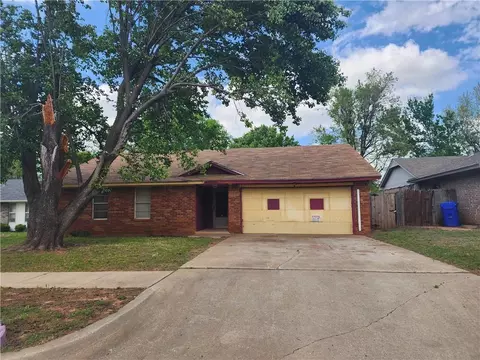 2113 Oakvista Cir, Norman, OK 73071