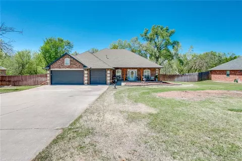 890 Tall Pine Ln, Blanchard, OK 73010