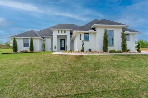 1389 Pedras Pl, Newcastle, OK 73065