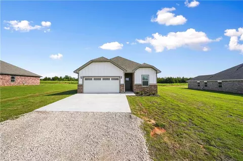 5330 Grassland Dr, Guthrie, OK 73044