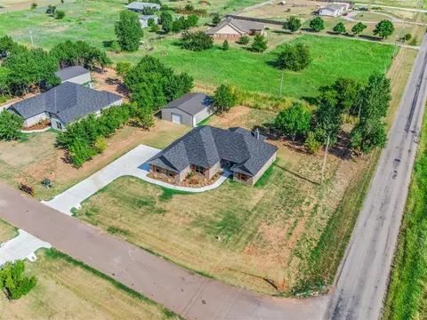 1696 Timber Trails Dr, Tuttle, OK 73089 photo 3