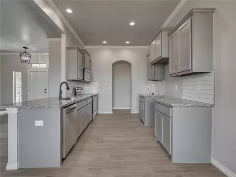 1696 Timber Trails Dr, Tuttle, OK 73089 photo 9