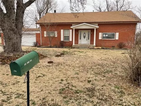 2304 E Hanks Trl, Woodward, OK 73801