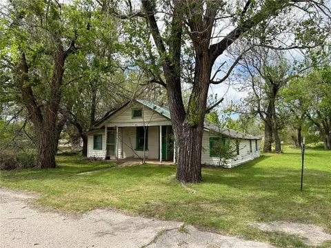 208 Locust St, Verden, OK 73092