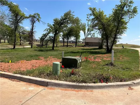 6056 Canopy Ln, Edmond, OK 73025