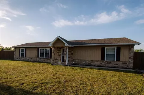 604 Jayne St, Stratford, OK 74872