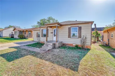 106 Blackburn Blvd, Elk City, OK 73644