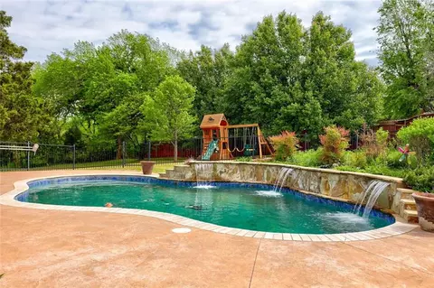 19424 Cade Ct, Edmond, OK 73012