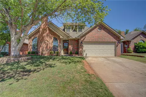 1808 Courtney Ln, Edmond, OK 73013