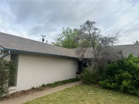 7701 NW 28th St, Bethany, OK 73008 photo 2