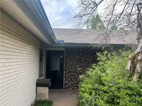 7701 NW 28th St, Bethany, OK 73008 photo 3