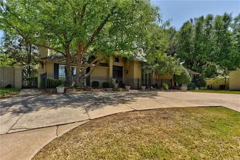 4004 Spyglass Ln, Bethany, OK 73008