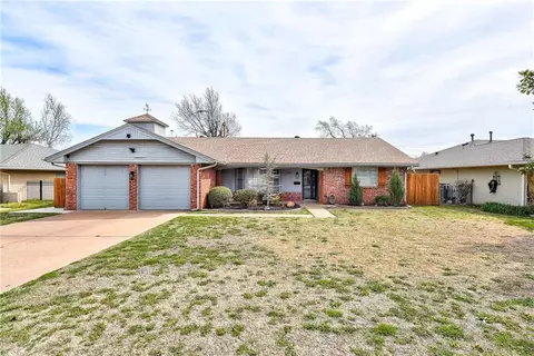 10708 Sunrise Blvd, The Village, OK 73120