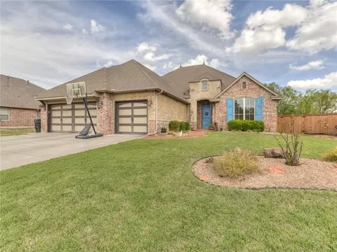 1316 Denver Cir, Moore, OK 73160