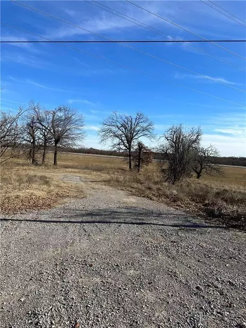 5876 N Luther Rd, Harrah, OK 73045