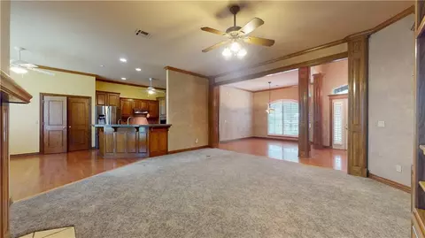 208 Scottie Dr, Tuttle, OK 73089 photo 2