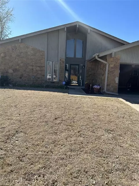 10201 Long Meadow Rd, Oklahoma City, OK 73162