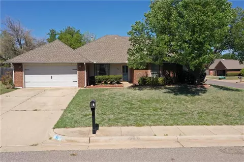 1505 Concord Ct, Edmond, OK 73003