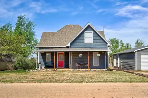 107 N 6th St, Cashion, OK 73016